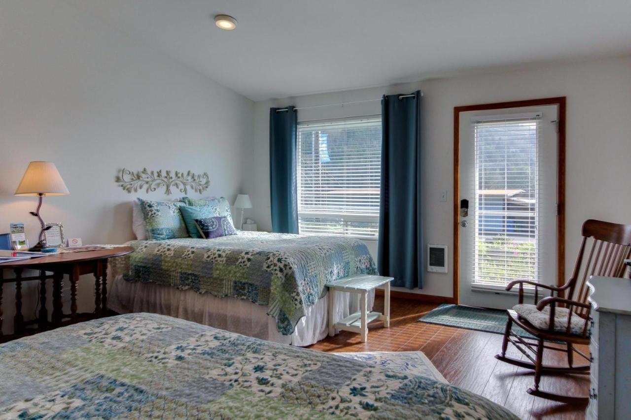 Ocean Cove Inn Yachats Buitenkant foto