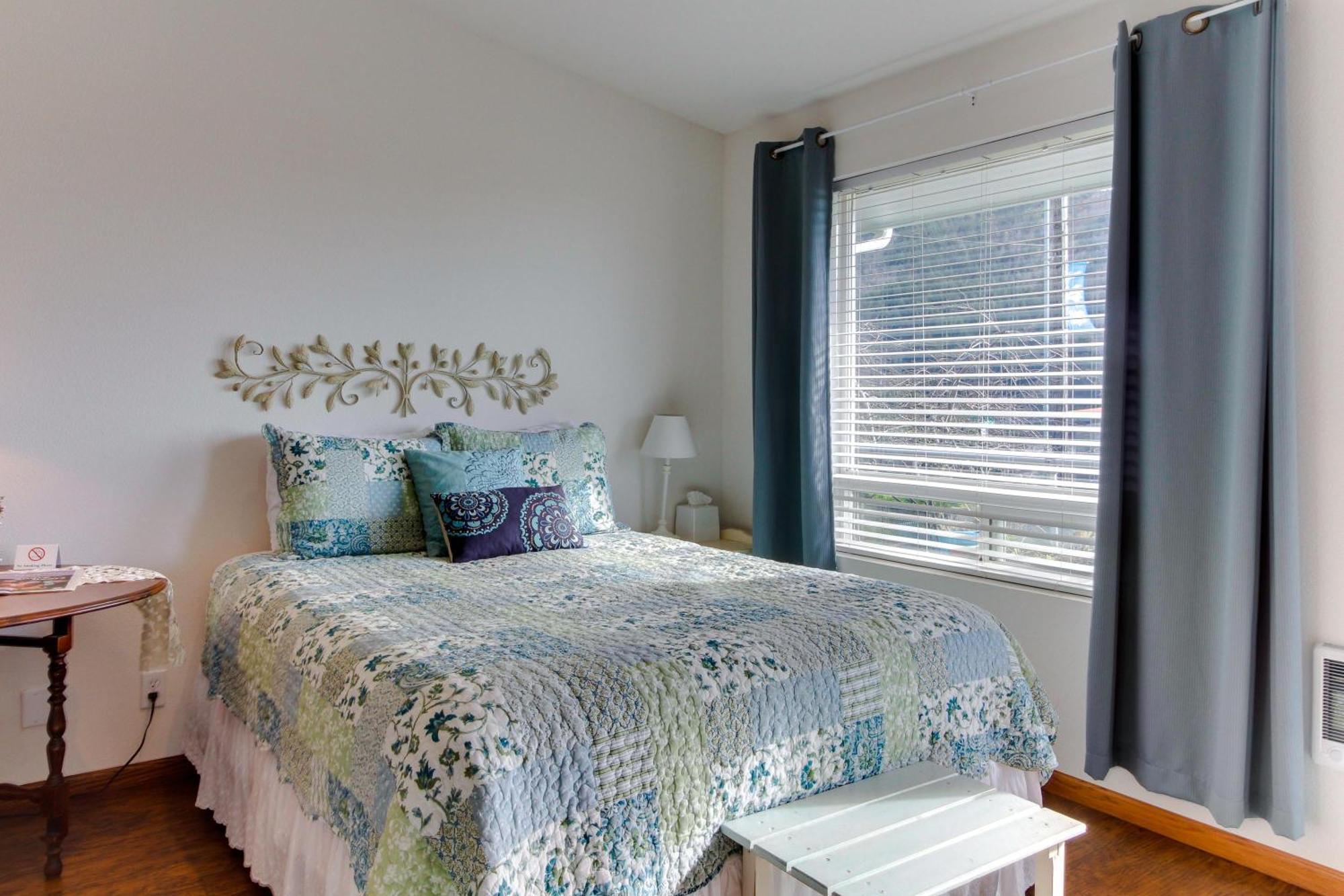 Ocean Cove Inn Yachats Buitenkant foto