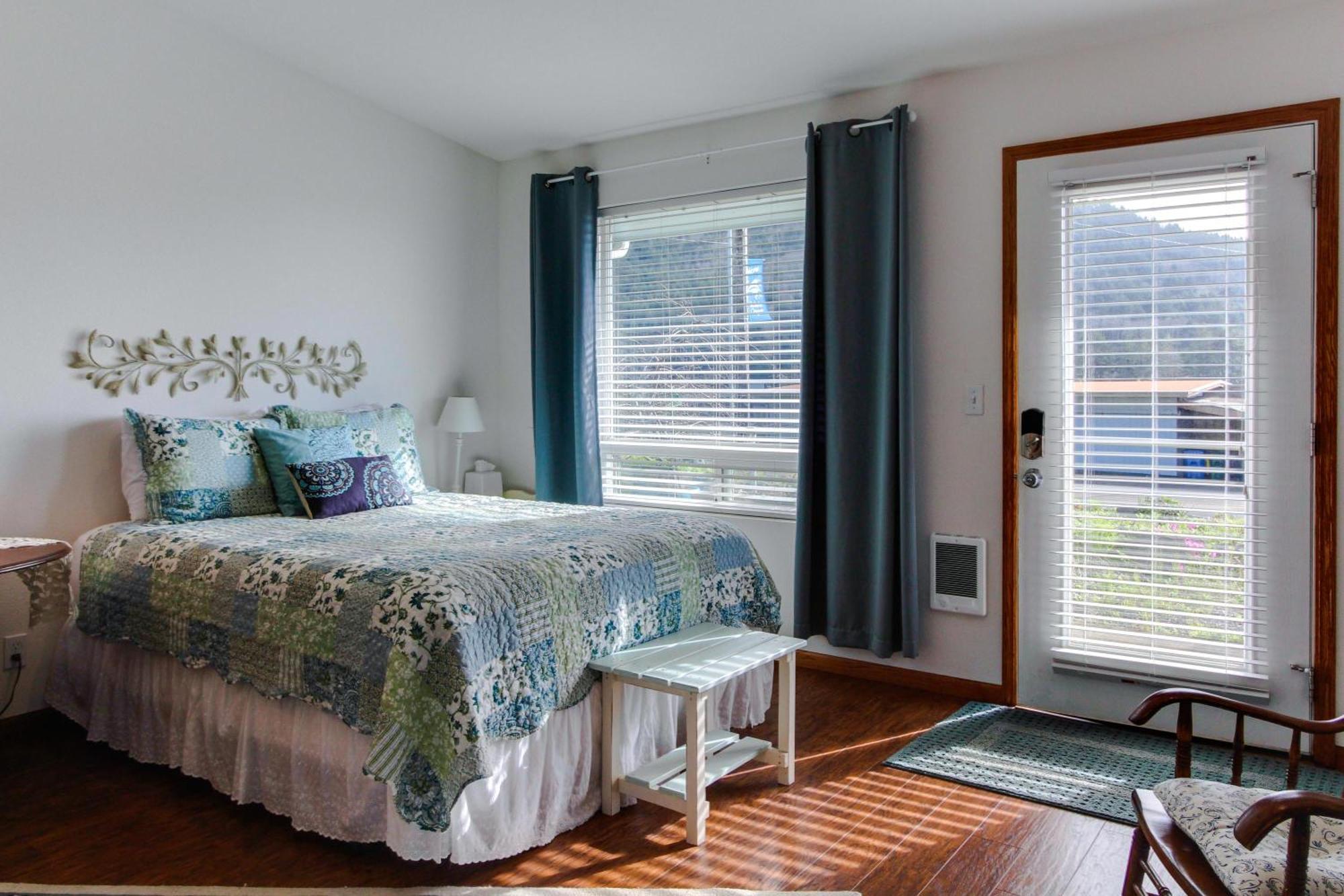Ocean Cove Inn Yachats Buitenkant foto