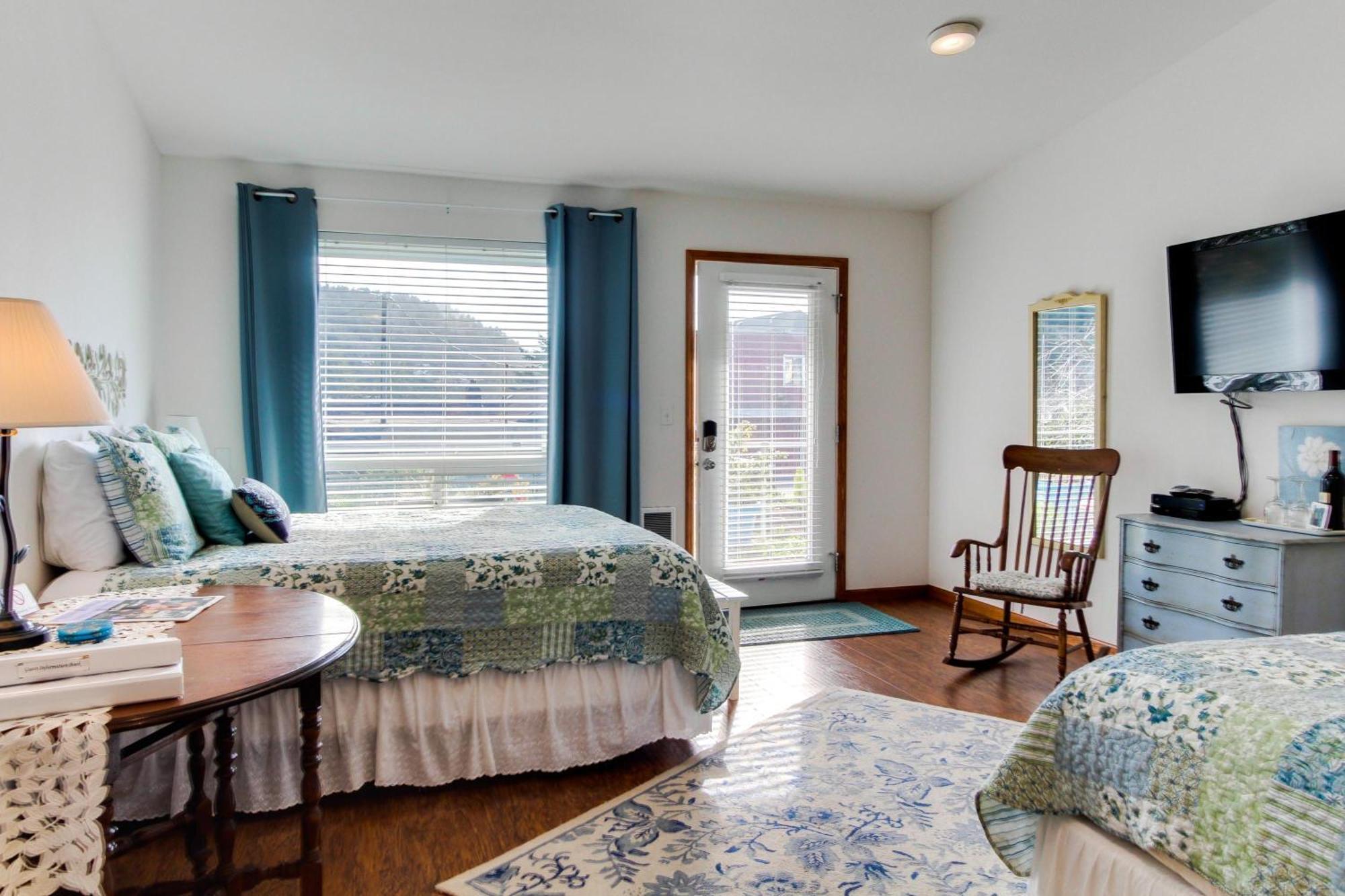 Ocean Cove Inn Yachats Buitenkant foto