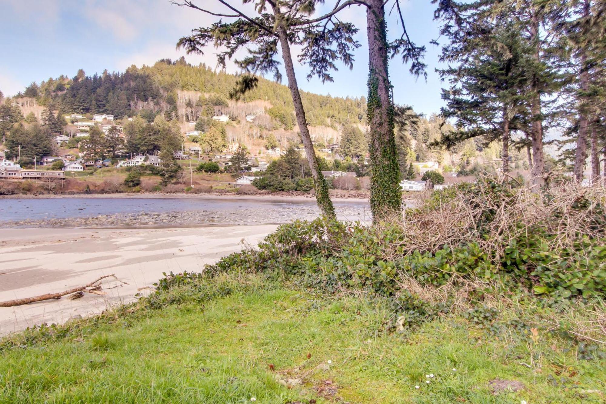 Ocean Cove Inn Yachats Buitenkant foto
