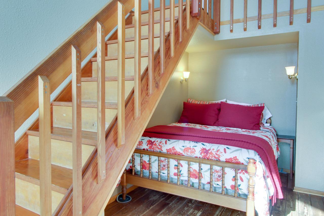 Ocean Cove Inn Yachats Buitenkant foto
