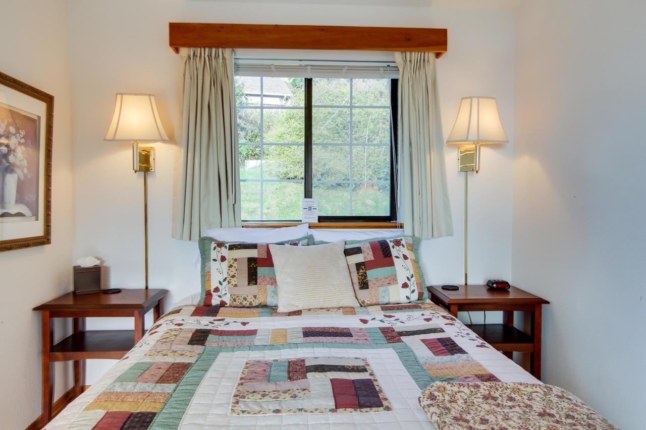 Ocean Cove Inn Yachats Buitenkant foto