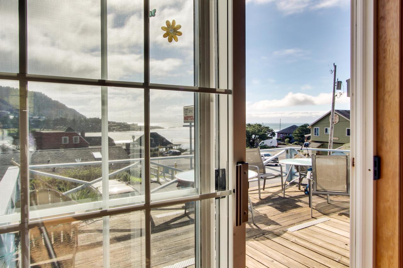 Ocean Cove Inn Yachats Buitenkant foto